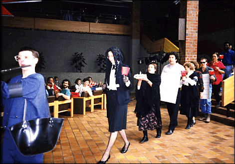 Marche funèbre organisée par les membres du SCCCUQAR en 1986-1987